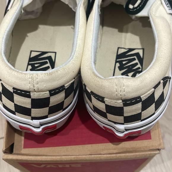 New Classic Slip-On Bi Black and White Sz 6.5 - Picture 4 of 7